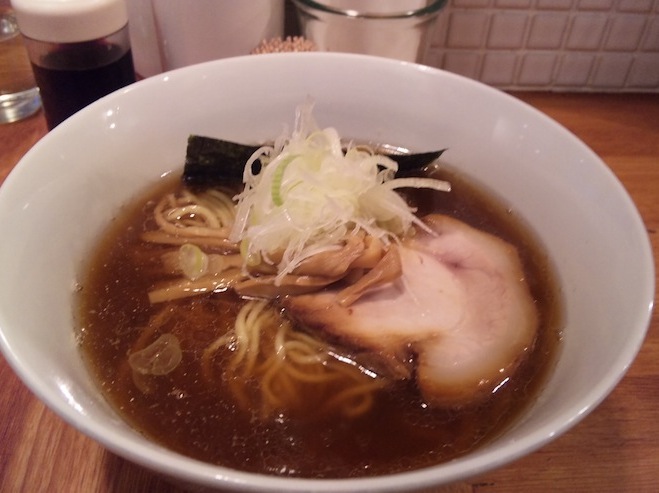 学校近くのラーメン屋さんにて