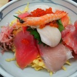 海鮮丼頂きました。