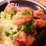 名物の鶏唐揚げも頼みました。