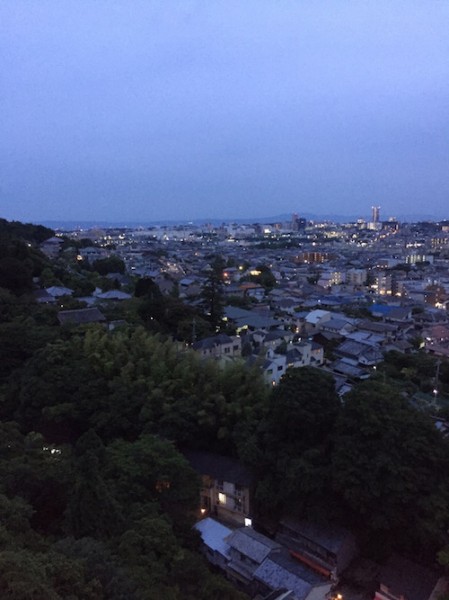 夕涼みの夜景