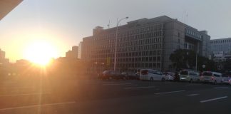 【古事諺】「人間至る所青山あり」 早朝の淀屋橋