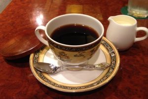 コーヒーおかわりです。 （ここではおかわりが無料だそうです！）