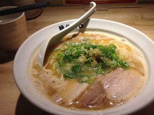 近所のラーメン屋にて