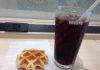 ドトールコーヒーのレギュラーとワッフルです。