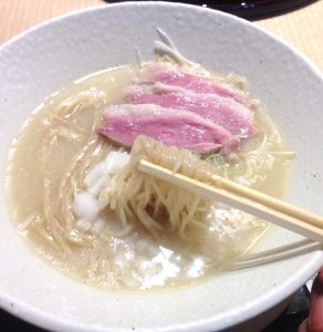 久しぶりのラーメン屋さんです。