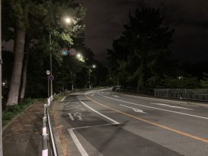 意外と明るい道